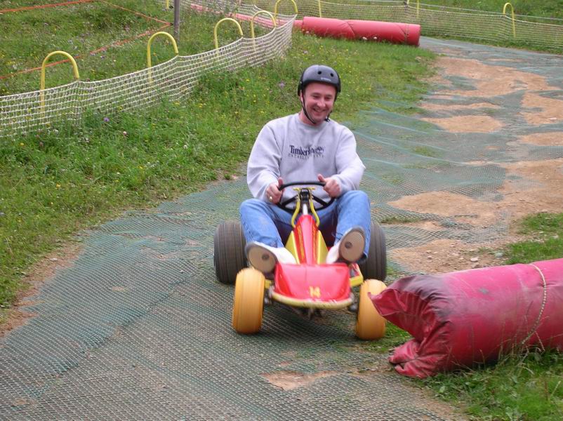 2_Enterrement Gustavo_luge et devalkart_03.JPG